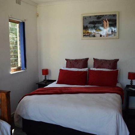 Oudtshoorn Homestay Accommodation מראה חיצוני תמונה