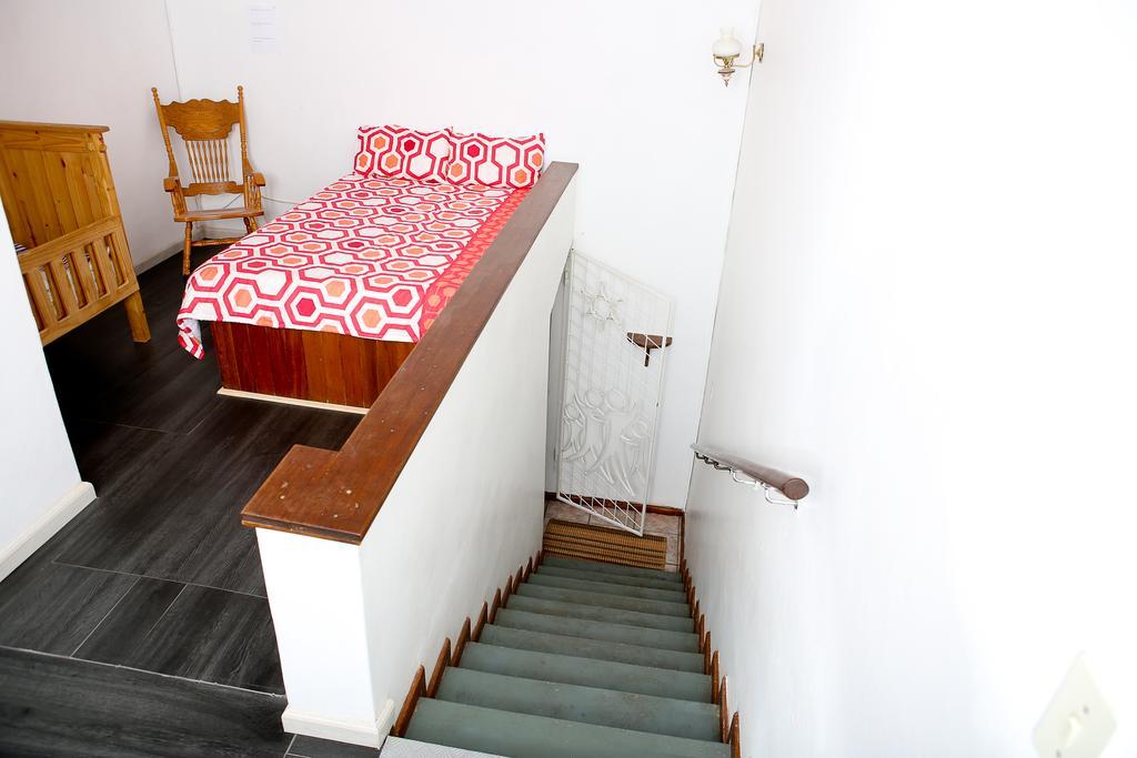 Oudtshoorn Homestay Accommodation מראה חיצוני תמונה