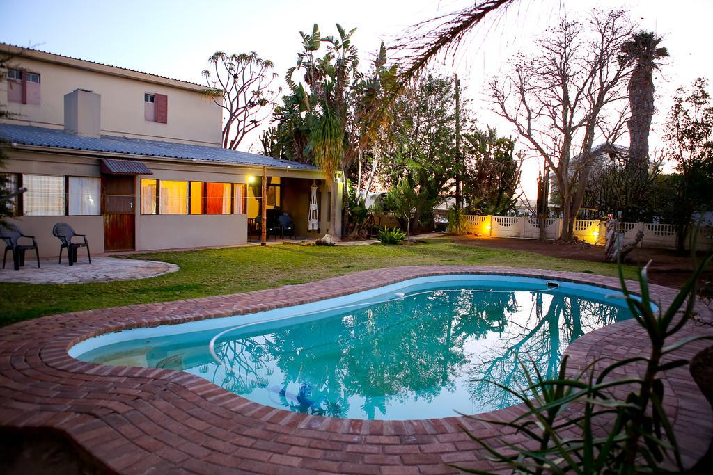 Oudtshoorn Homestay Accommodation מראה חיצוני תמונה