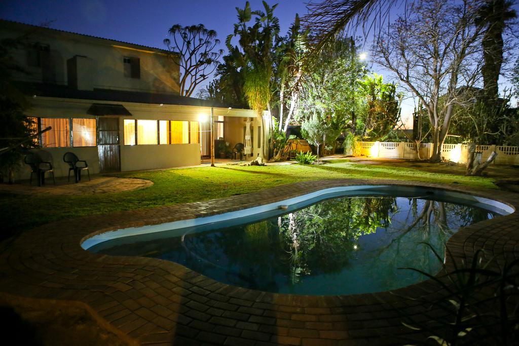 Oudtshoorn Homestay Accommodation מראה חיצוני תמונה