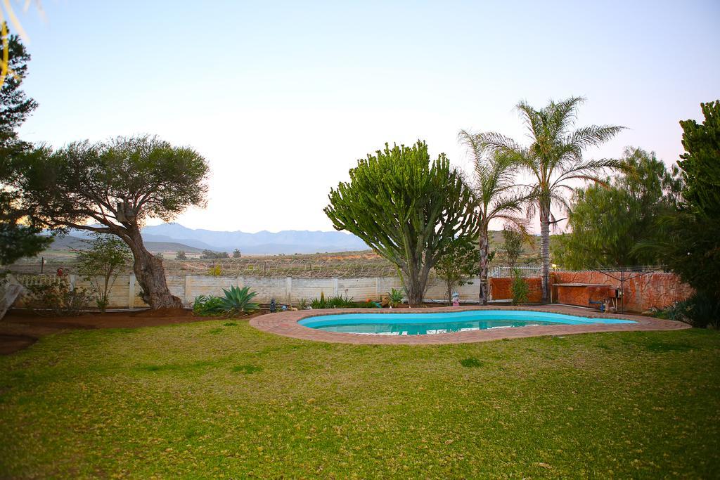 Oudtshoorn Homestay Accommodation מראה חיצוני תמונה
